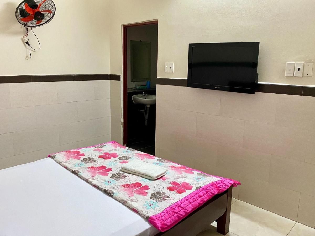 Phuong Huy Hotel บวนมาถวต ภายนอก รูปภาพ
